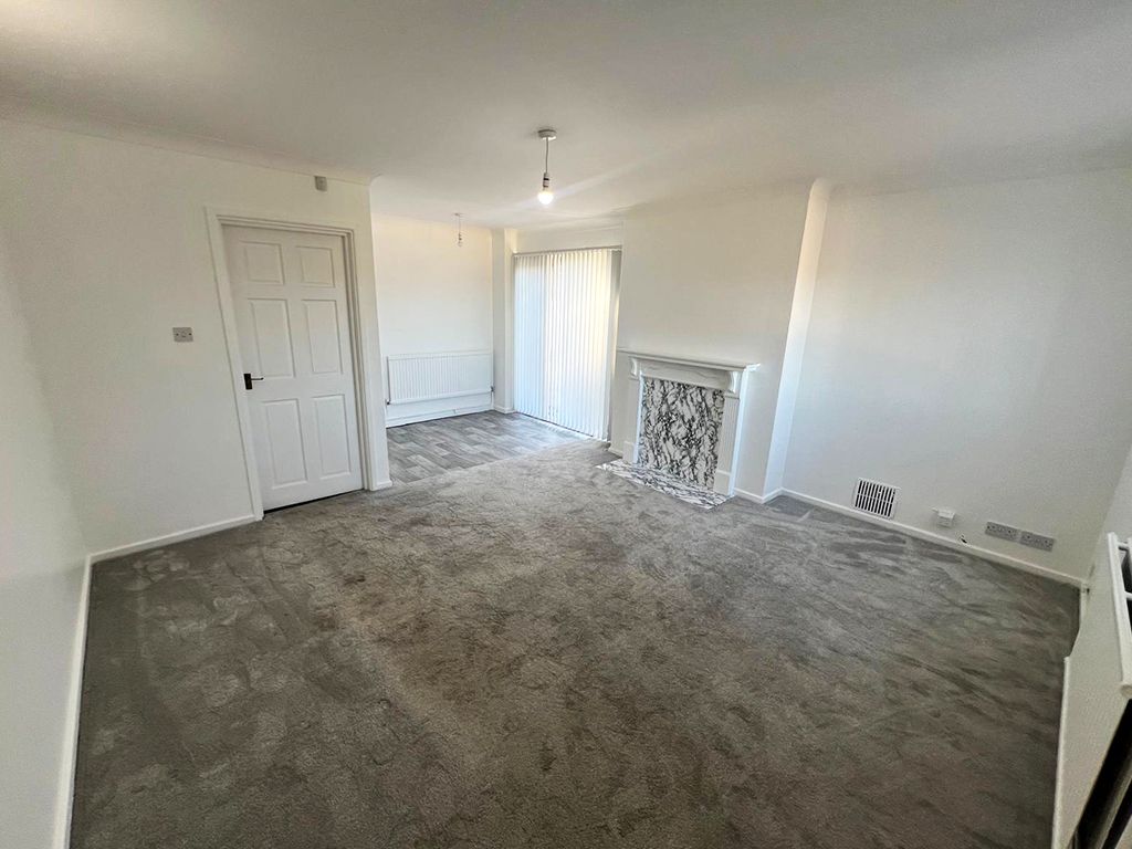 Property photo 2 of 25