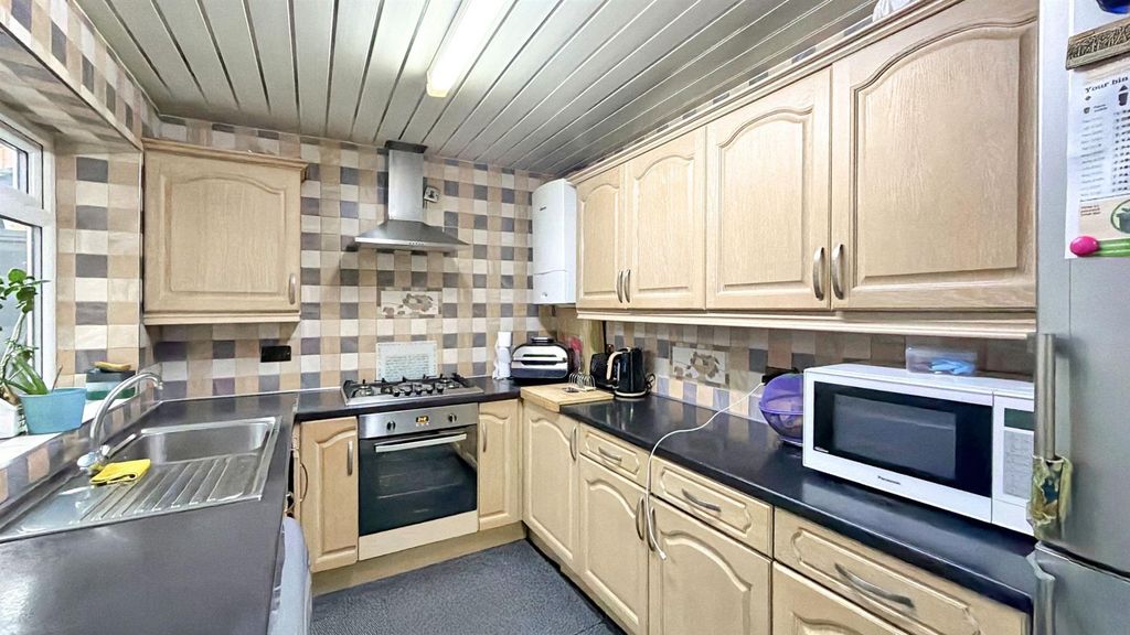 Property photo 3 of 10 9618.Png