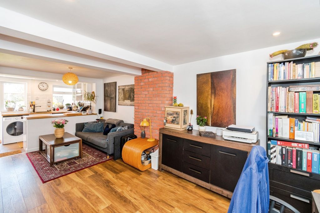 Property photo 3 of 14 Pbox-Img.Jpg