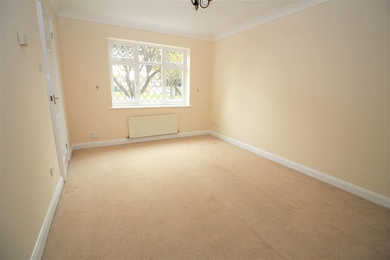 Property photo 2 of 10 Lounge
