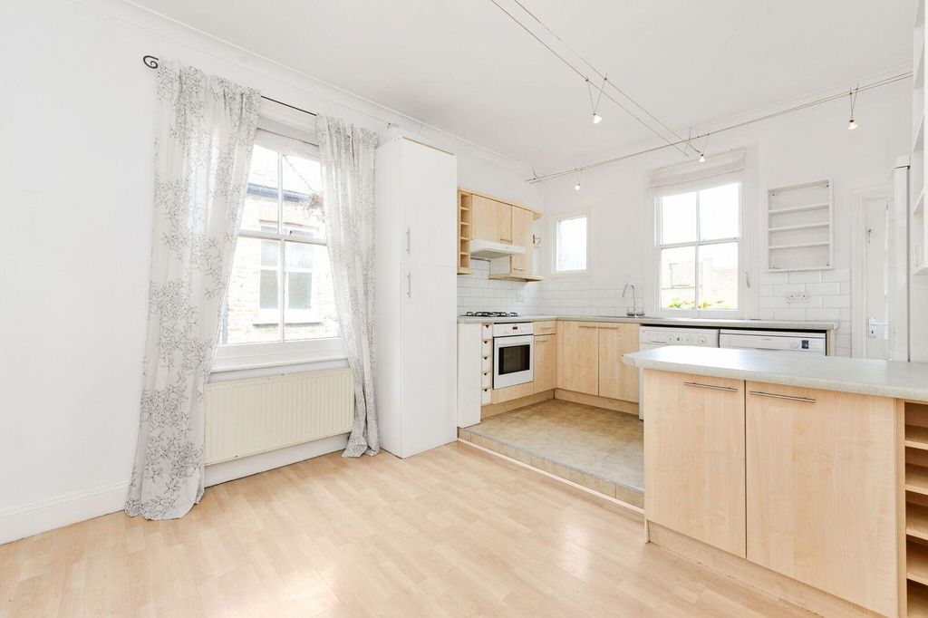 Property photo 3 of 14 Helliwell &amp; Co.