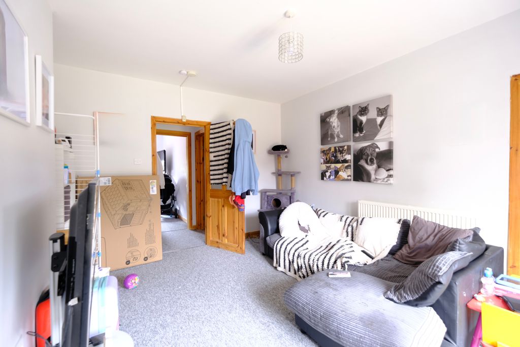 Property photo 3 of 20