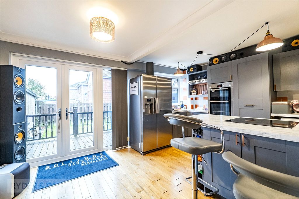 Property photo 2 of 26 Picture No. 15