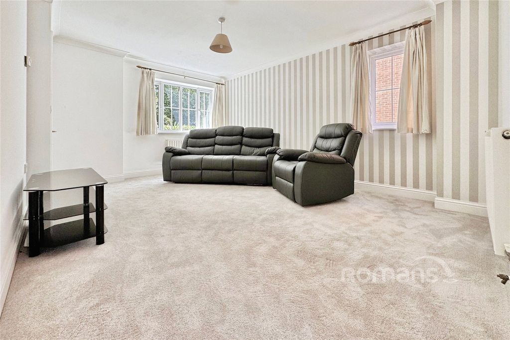 Property photo 3 of 15 Living Room