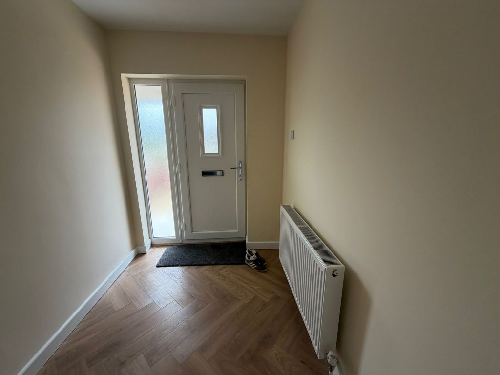 Property photo 2 of 23 Entrance Hall
