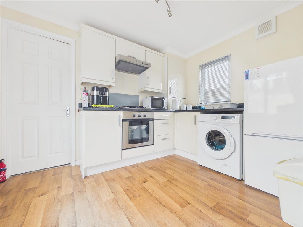 Property photo 3 of 7 Cam01407G0-Pr0108-Still006.Jpg