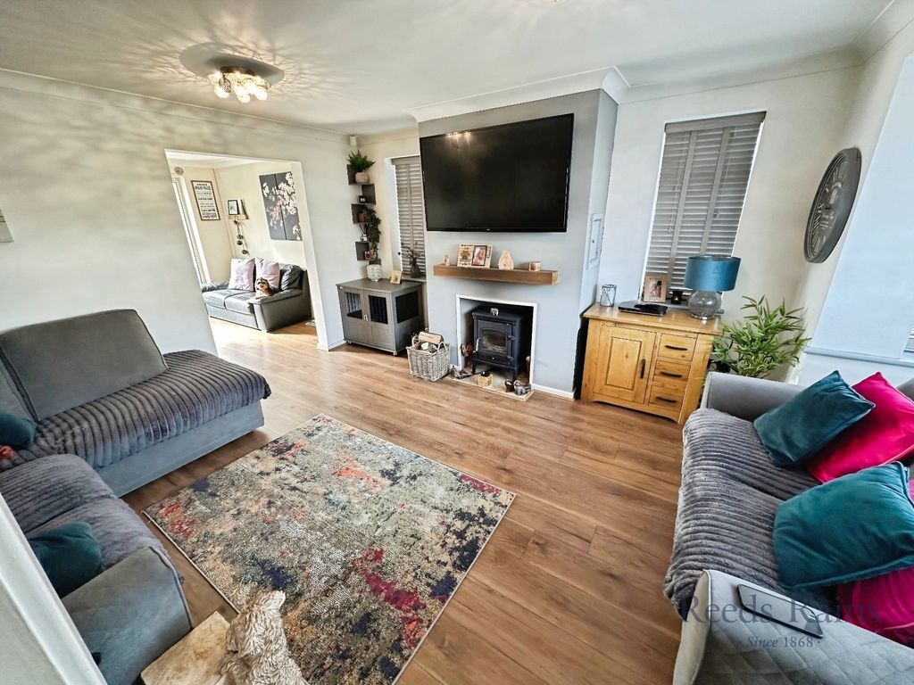 Property photo 2 of 24 Lounge