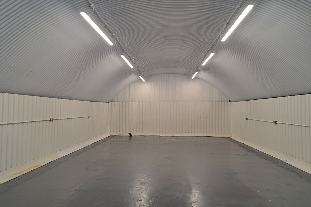 Property photo 3 of 4 An Empty Arch With White Lining