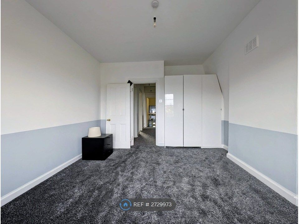 Property photo 3 of 15 Master Bedroom