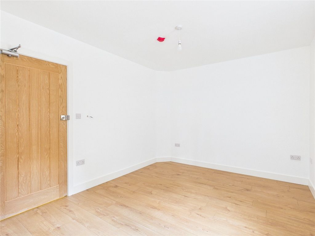 Property photo 3 of 4 Picture No. 05