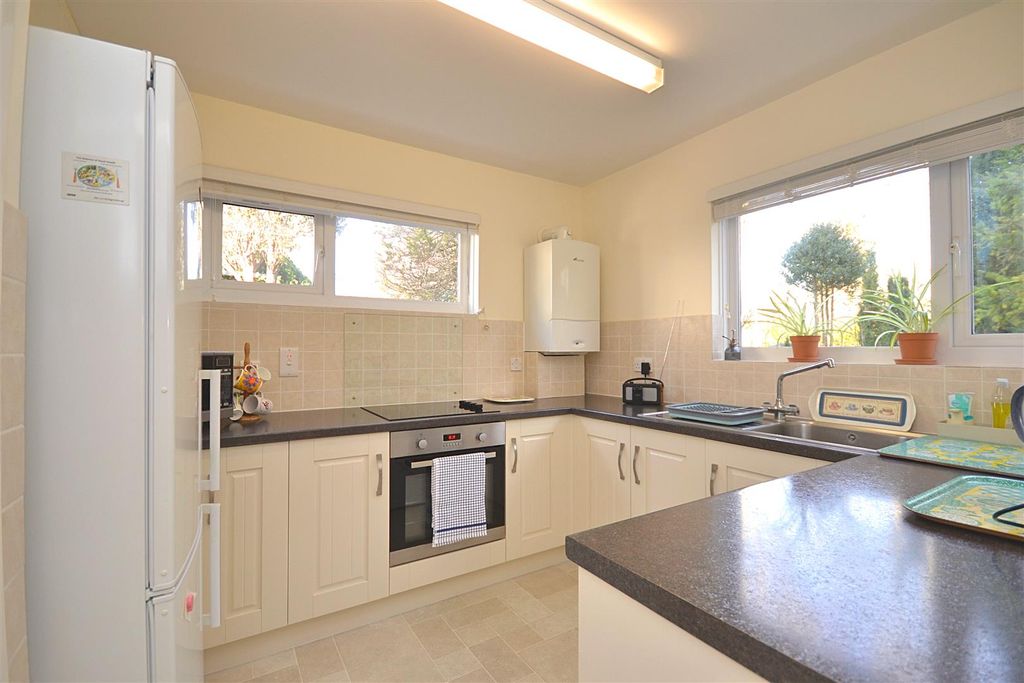 Property photo 2 of 14 72.Png