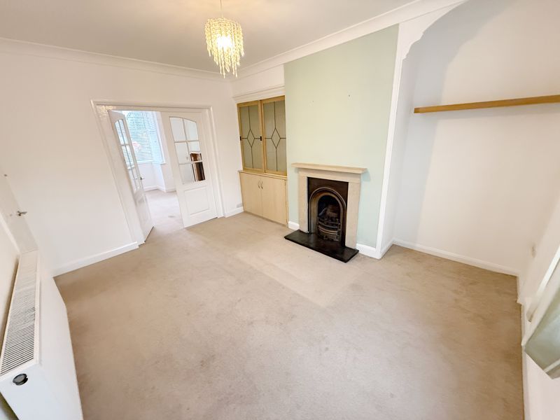 Property photo 3 of 12 Lounge