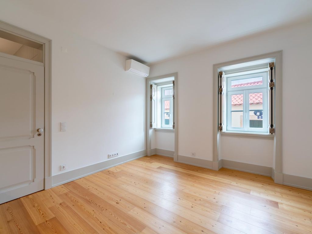 Property photo 2 of 12 Image
