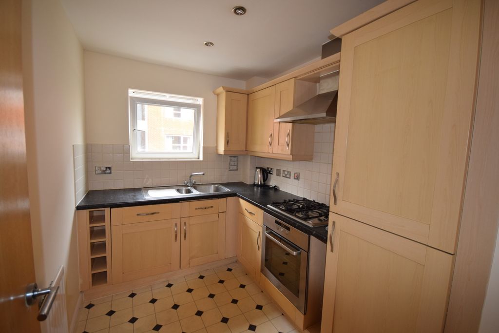 Property photo 2 of 9 Kitchen