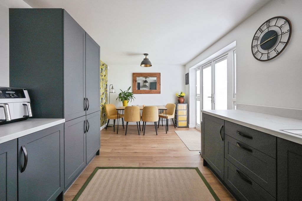 Property photo 1 of 20 Kitchen