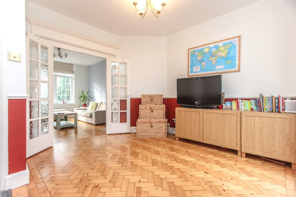 Property photo 3 of 10 Photo 03