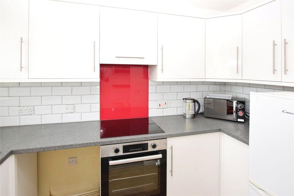 Property photo 3 of 13 Kitchen