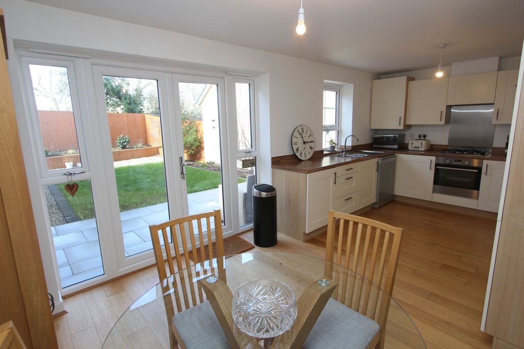 Property photo 3 of 34