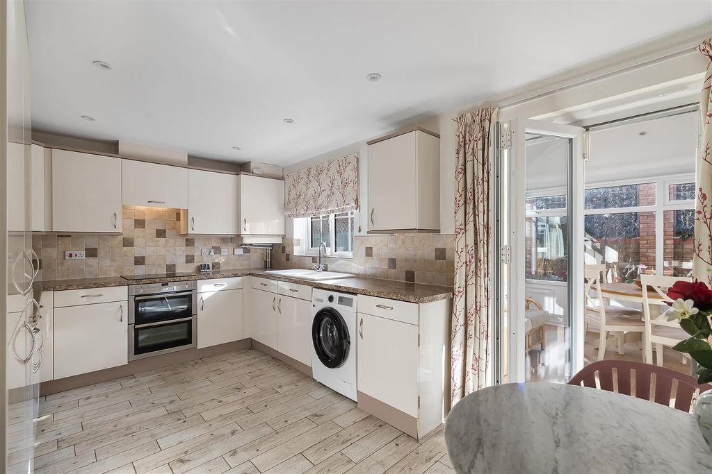 Property photo 2 of 13 Img_5888.Jpg