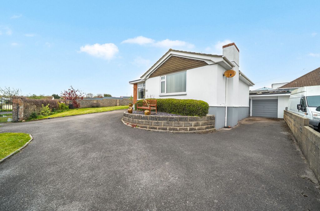 Property photo 2 of 24 2 - 1439833-12-69d7E3...