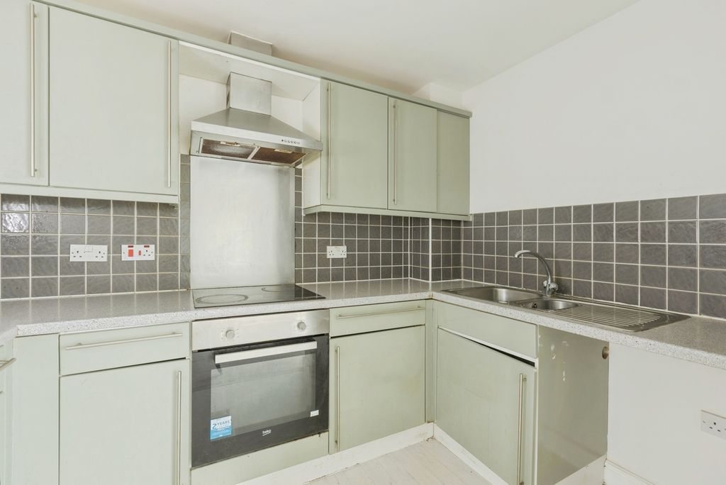 Property photo 2 of 15 Kitchen