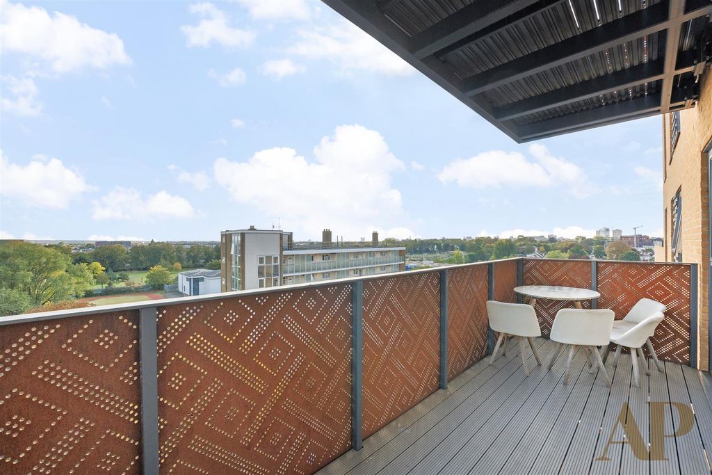 Property photo 2 of 15