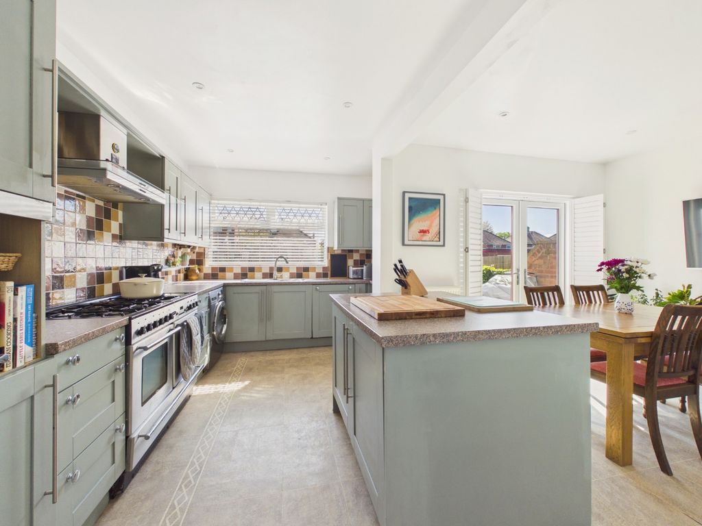 Property photo 2 of 16 5068744