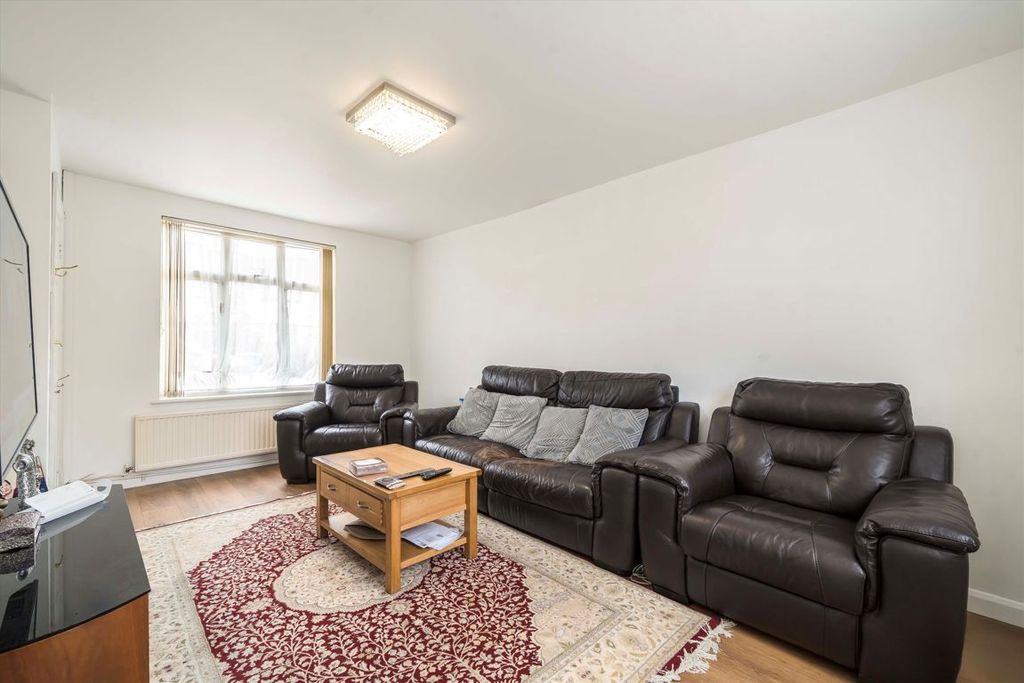 Property photo 2 of 5