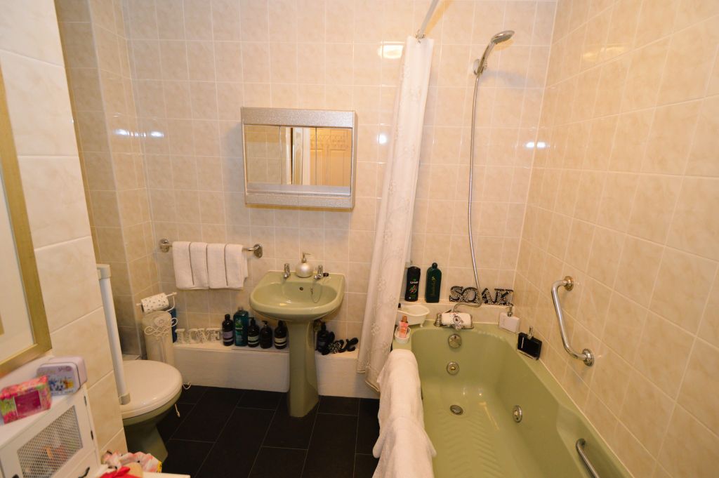 Additional image 9 of 1 bed property for saleOakleigh, Lightwater Road, Lightwater GU18