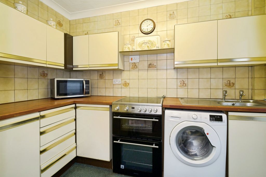 Property photo 2 of 23