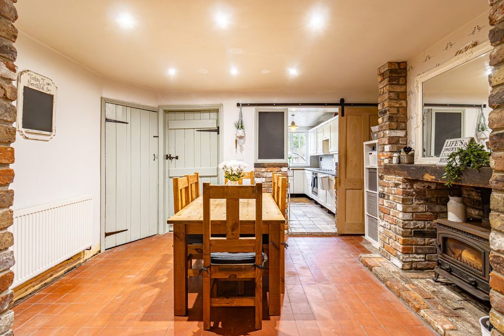 Property photo 3 of 30 5546053
