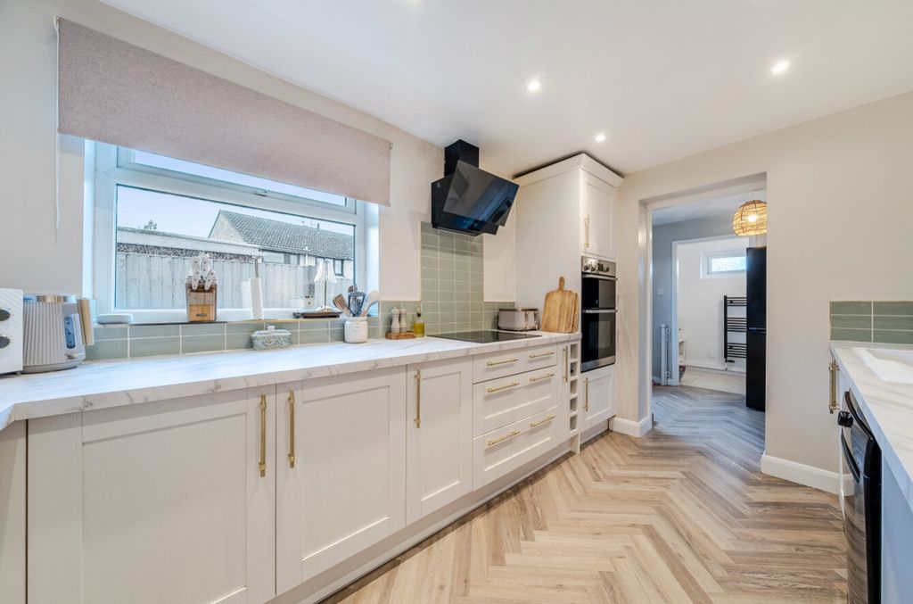 Property photo 2 of 21 1536731-16-1A153c8172B85