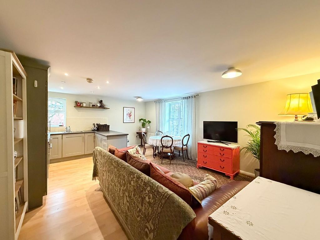 Property photo 2 of 26