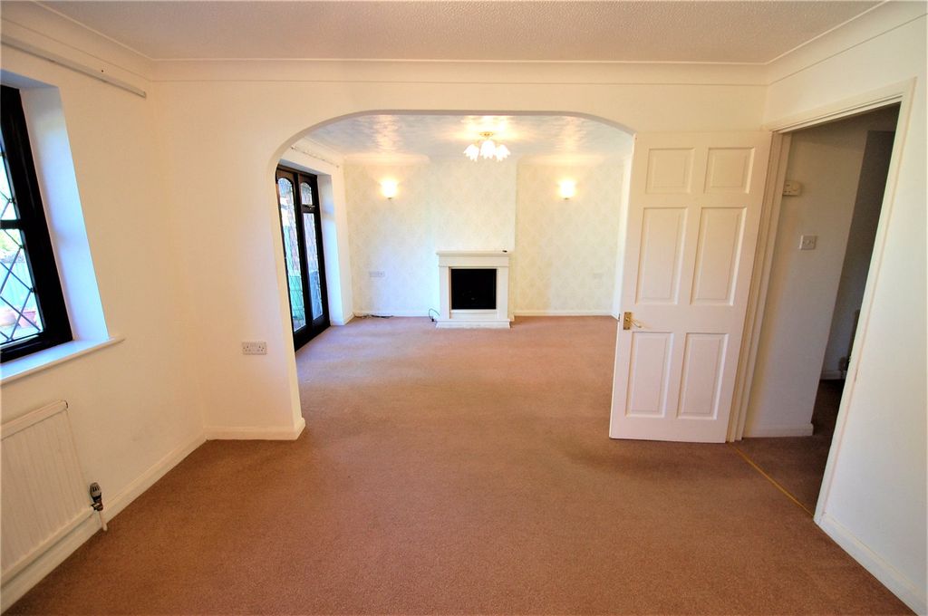 Property photo 3 of 7 Dining Room 1