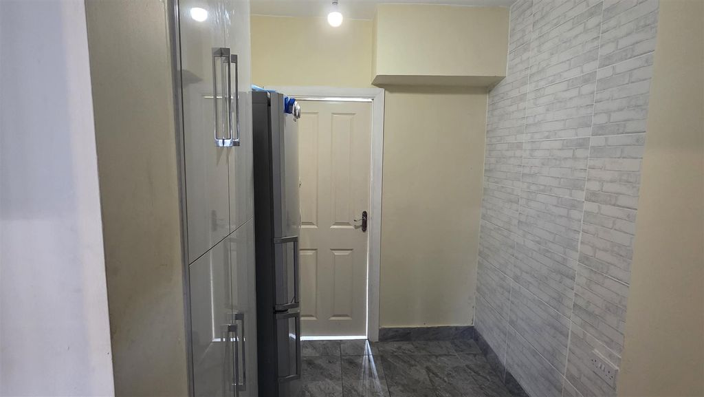 Property photo 2 of 8 20260120_115028.Jpg