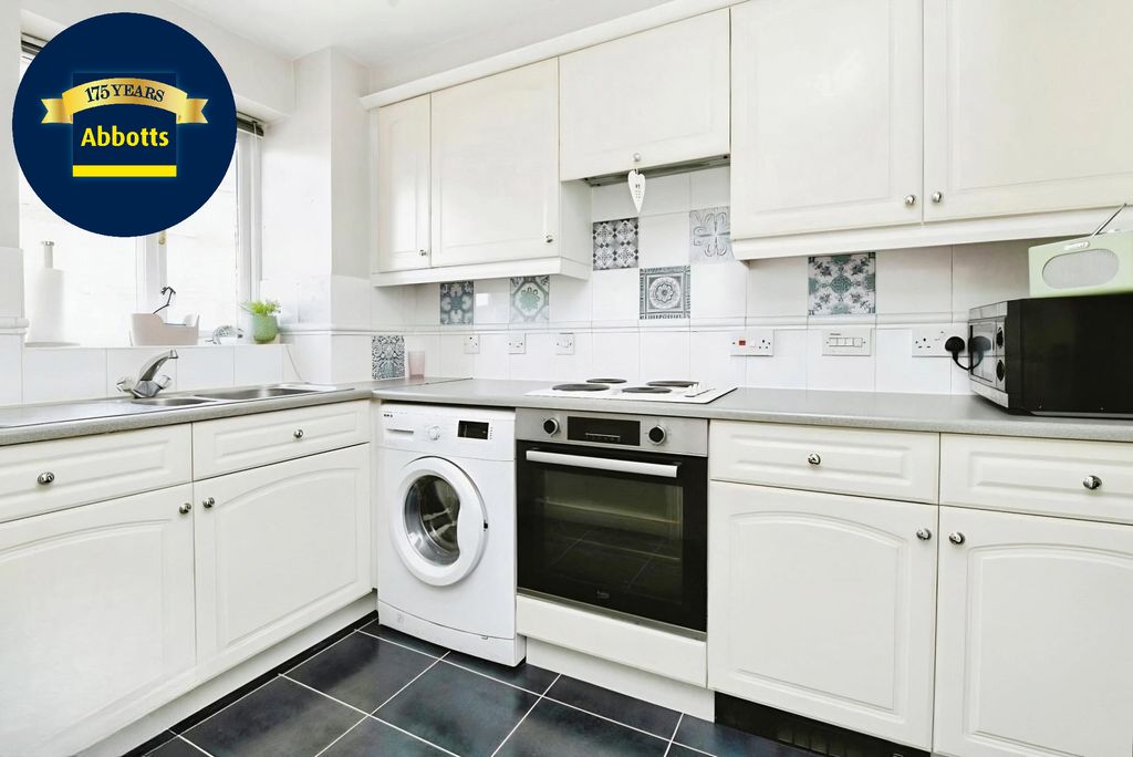 Property photo 3 of 8