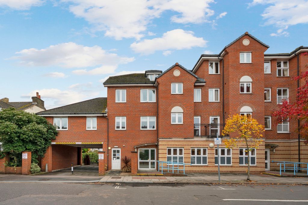 Property photo 2 of 13 Picture No. 24