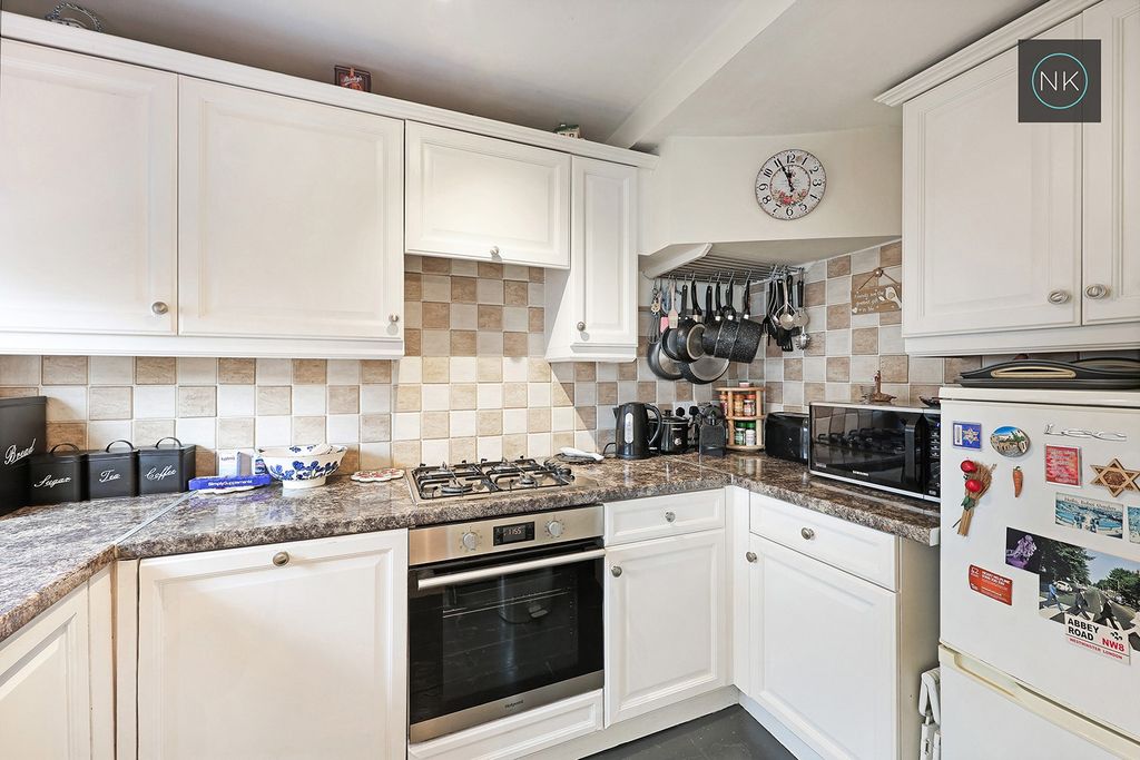 Property photo 3 of 27 4589664