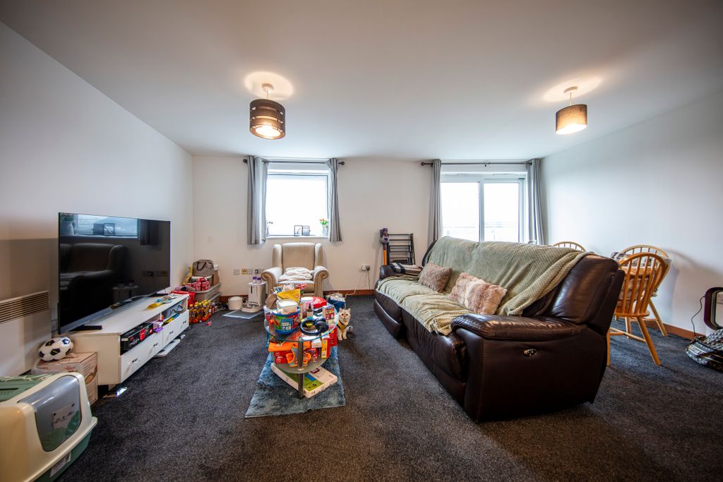 Property photo 2 of 26