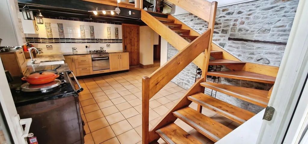 Property photo 3 of 11 Picture 3