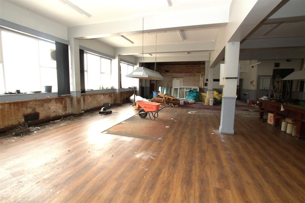 Property photo 2 of 10 6.Jpg