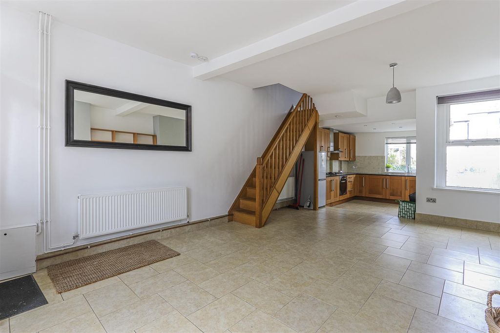 Property photo 3 of 12 Meadow Street 18-6.Jpg