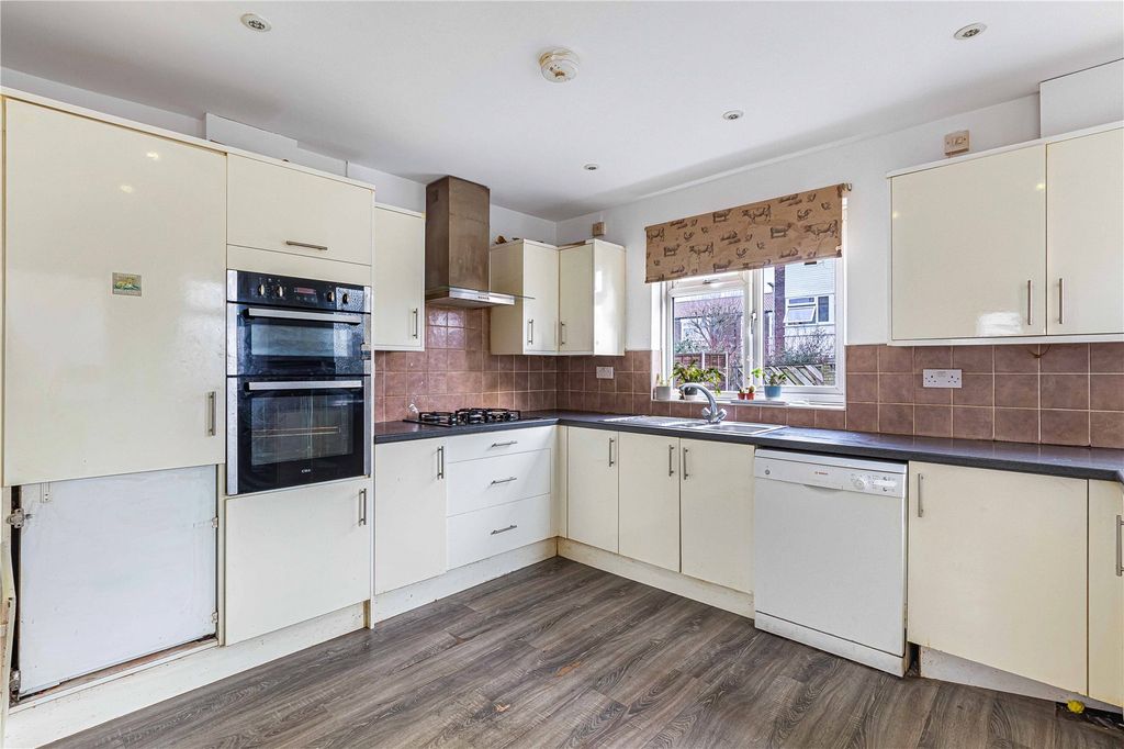 Property photo 3 of 15 Kitchen