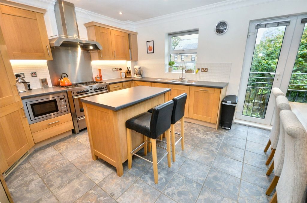 Property photo 2 of 17 Picture No. 09