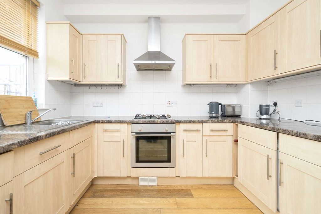Property photo 2 of 5