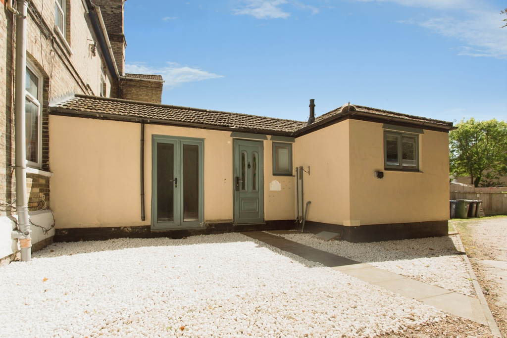 Property photo 1 of 7 Front