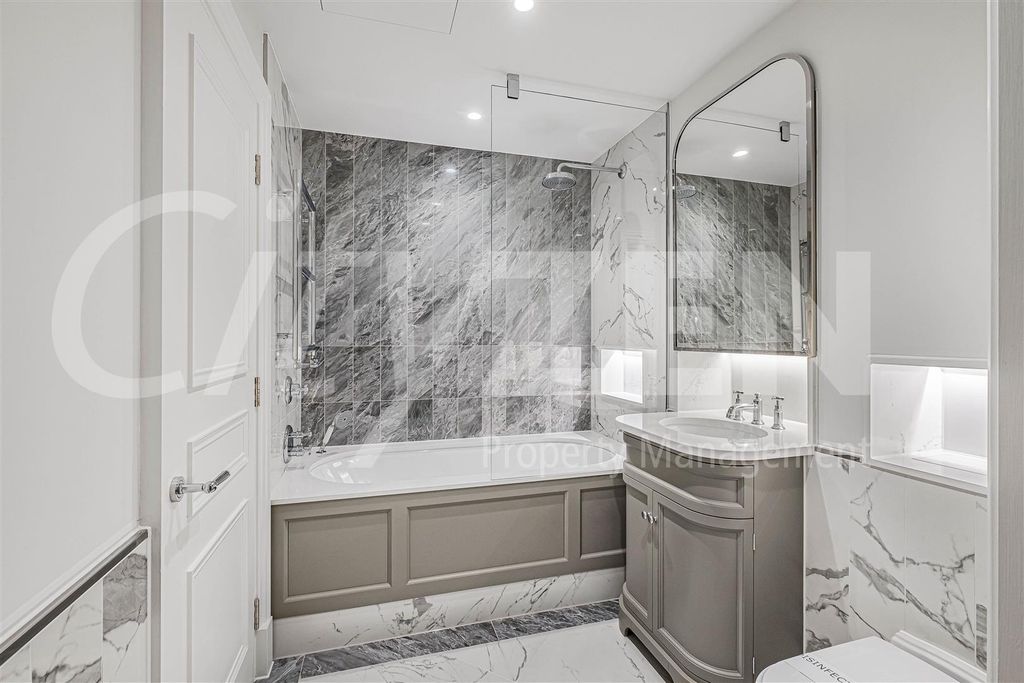 Property photo 2 of 16 Bathroom