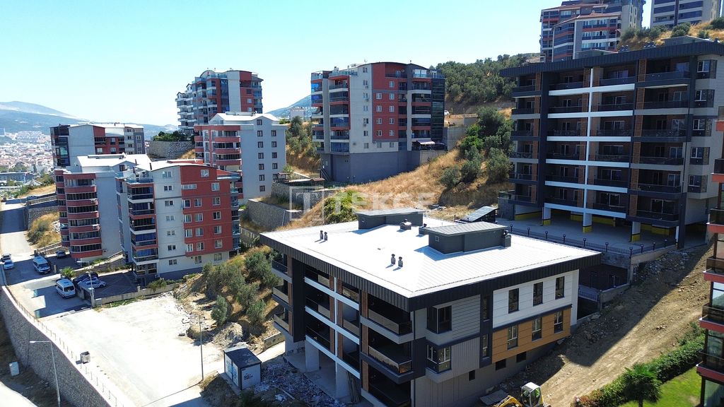 Property photo 3 of 42