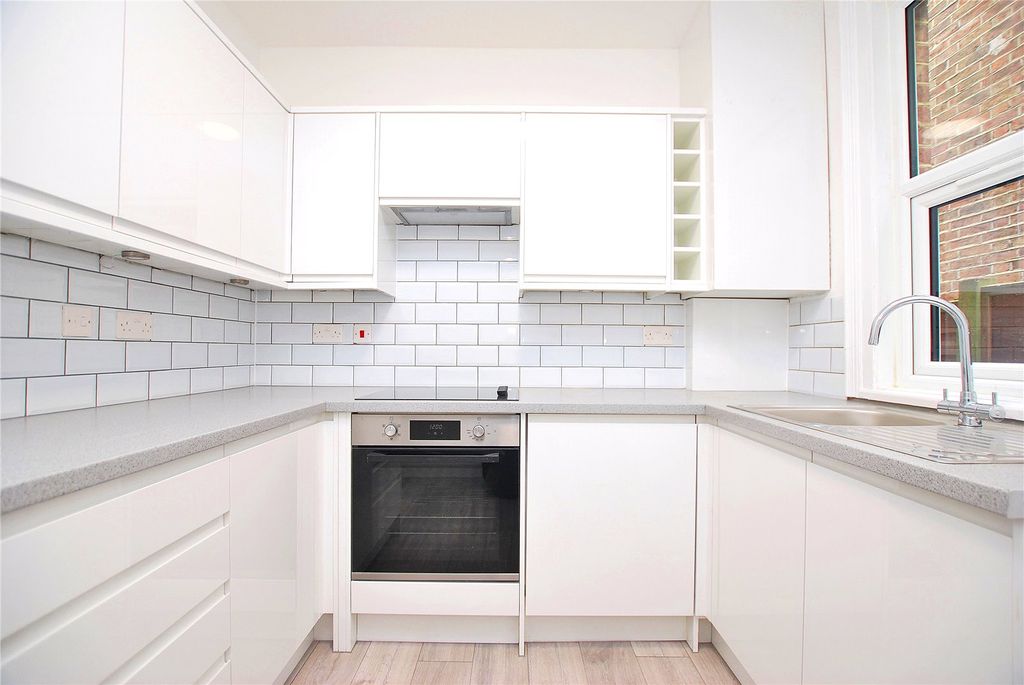 Property photo 2 of 10 Picture No. 22