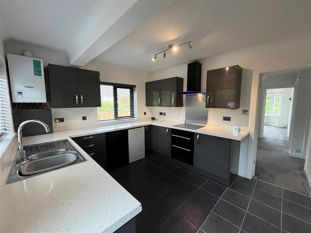 Property photo 2 of 10 Kitchen 1.Jpg
